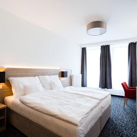 Hotel Koflik Страконице Экстерьер фото